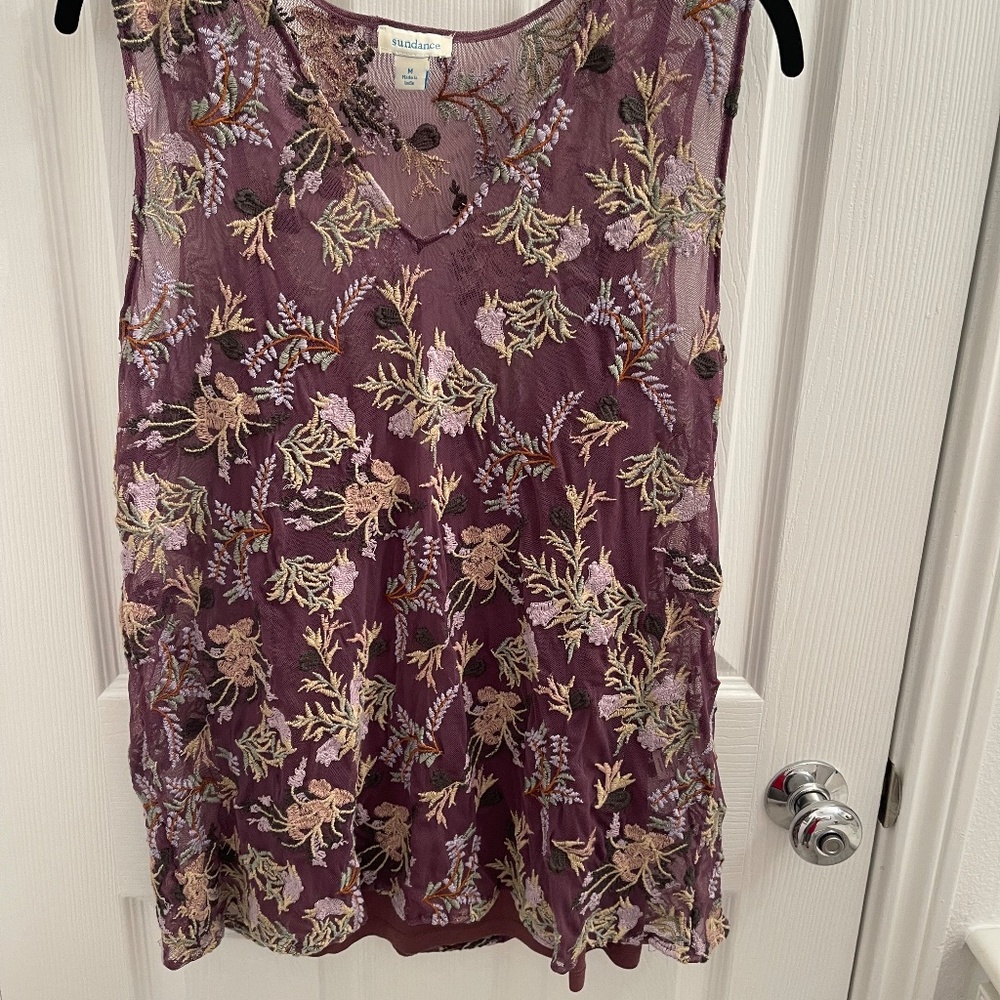SUNDANCE Sleeveless Top. Like New! Size M.